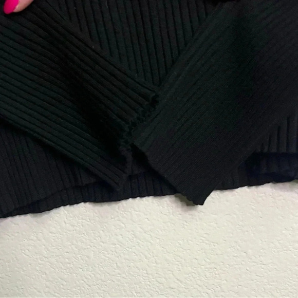 Belldini ribbed knit ruffle neck black cream trim scoop neck long sleeve top Med - Picture 7 of 8